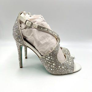 Betsey Johnson Sage White Satin Jewel Encrusted Stiletto Heels Pumps Shoes 8M‎